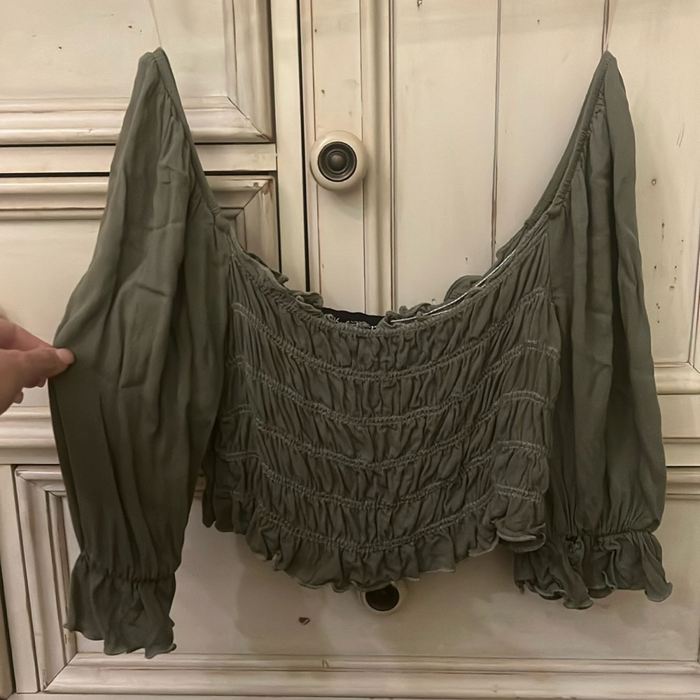 green scrunched cropped blouse